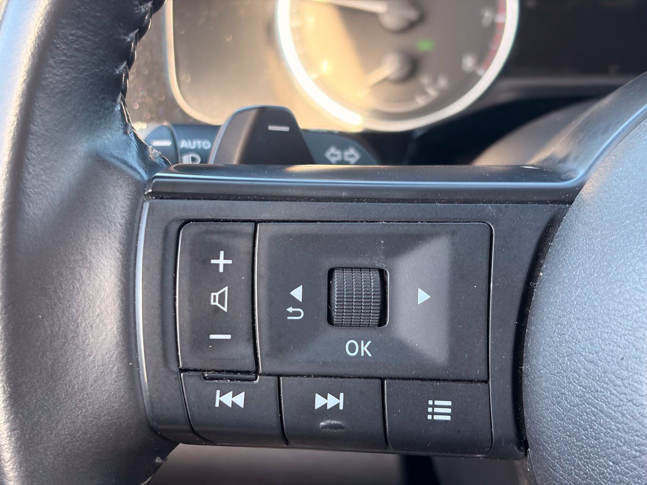 Certified 2025 Nissan Pathfinder SV AWD/4WD image 29