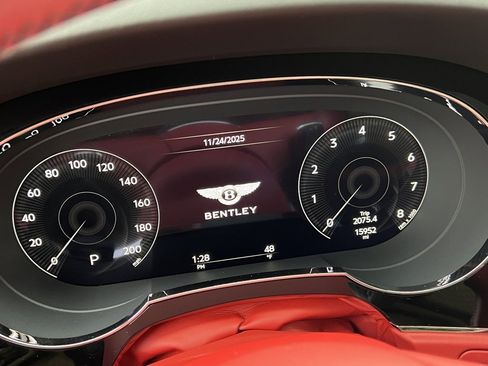 Certified 2022 Bentley Bentayga image 31