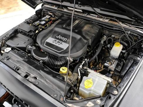 Used 2012 Jeep Wrangler Sport AWD/4WD image 28