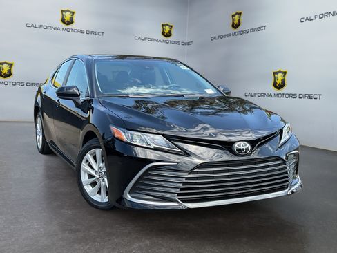 Used 2023 Toyota Camry LE FWD image 3
