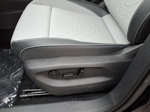 New 2026 Volkswagen Tiguan SE R-Line image 13