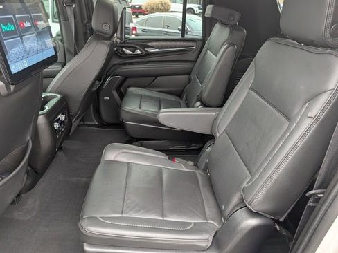 Used 2022 GMC Yukon XL Denali w/ Denali Ultimate Package image 18