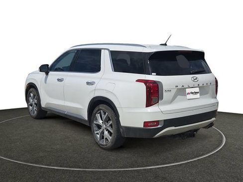 Used 2020 Hyundai Palisade SEL w/ Premium Package FWD image 3
