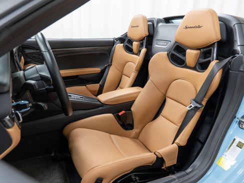 Certified 2019 Porsche 911 Speedster RWD image 5
