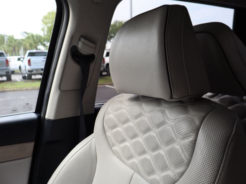 Used 2022 Hyundai Palisade Limited FWD image 43