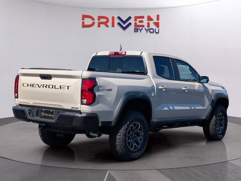 New 2026 Chevrolet Colorado ZR2 w/ Technology Package AWD/4WD image 6