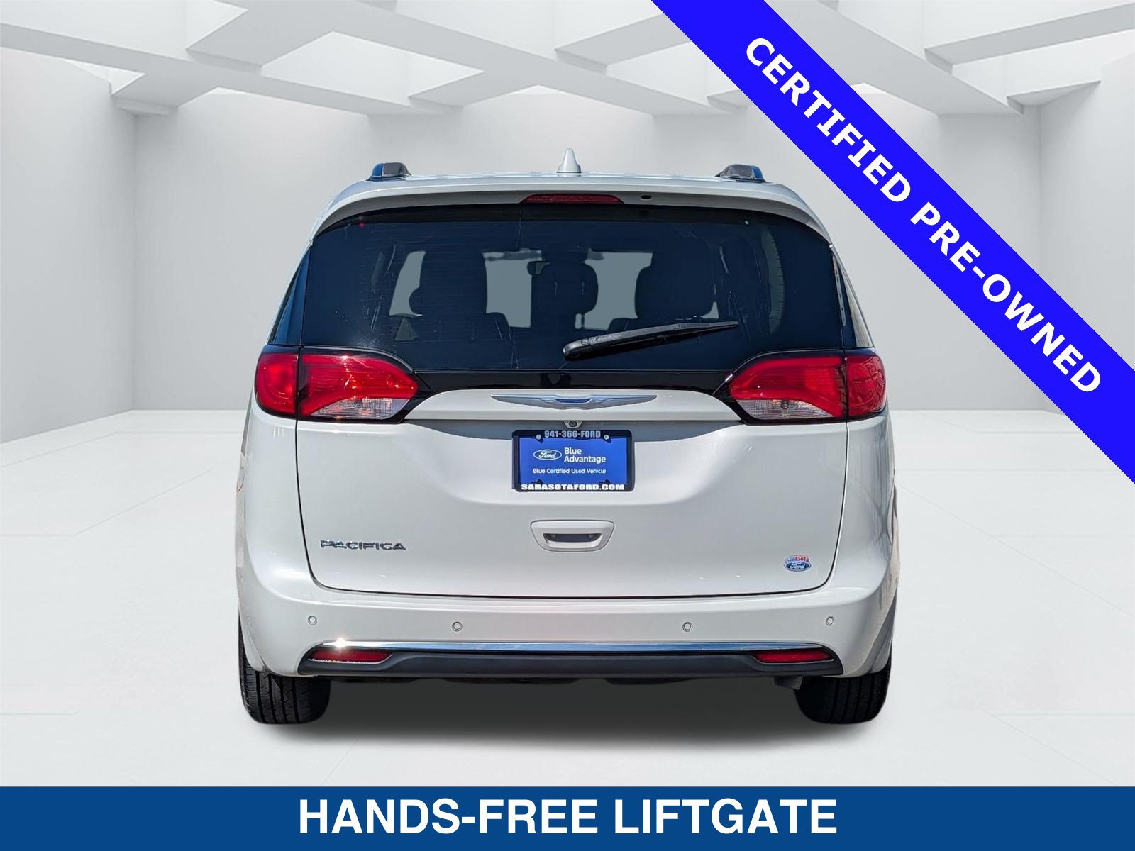 Used 2020 Chrysler Pacifica Touring-L Plus FWD image 6