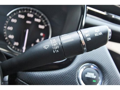 Used 2025 Cadillac XT5 Luxury FWD image 18