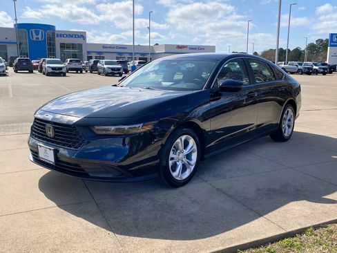 Used 2025 Honda Accord LX image 3