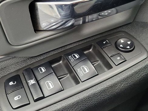 Used 2021 RAM 1500 Classic SLT AWD/4WD image 27