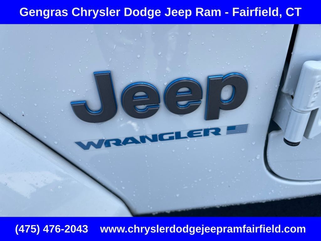 Certified 2024 Jeep Wrangler Unlimited w/ Convenience Group AWD/4WD image 16