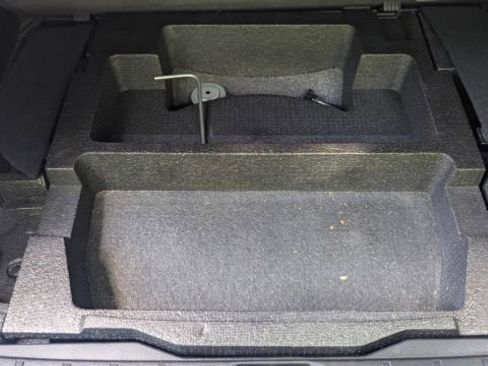 Used 2017 Subaru Forester 2.5i Touring AWD/4WD image 14