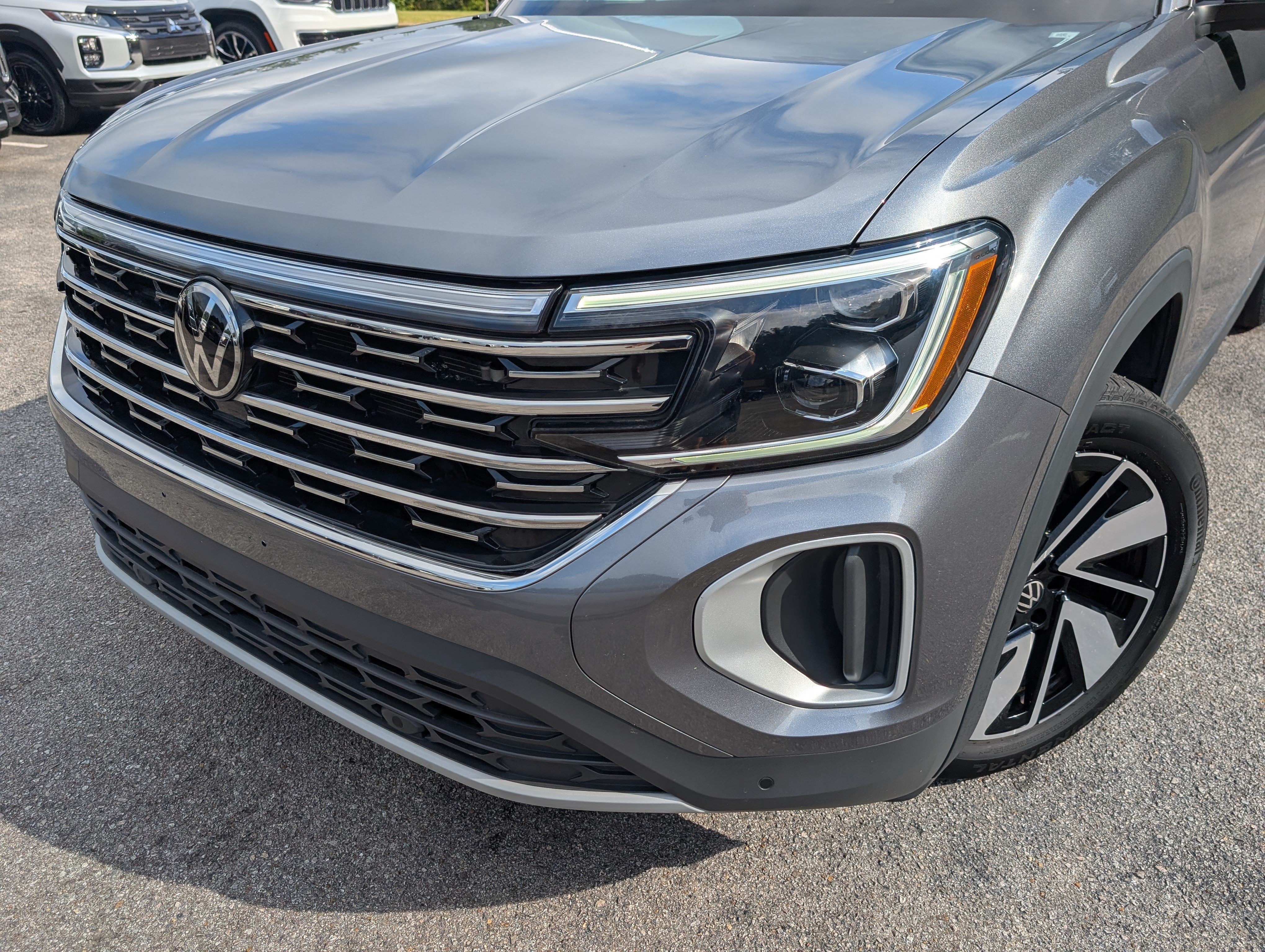 Used 2024 Volkswagen Atlas SEL AWD/4WD image 13