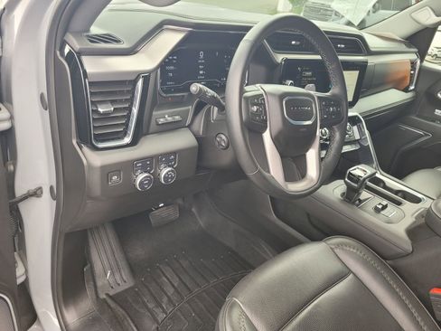 Used 2025 GMC Sierra 1500 Denali w/ Denali Reserve Package AWD/4WD image 8