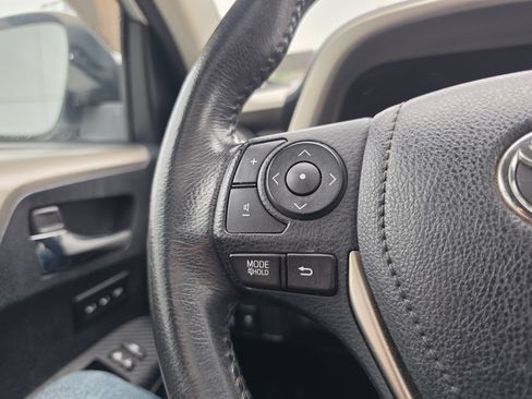 Used 2013 Toyota RAV4 Limited AWD/4WD image 18