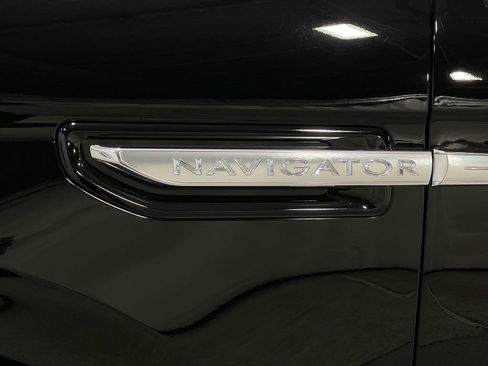 Used 2020 Lincoln Navigator Reserve w/ Luxury Package image 43