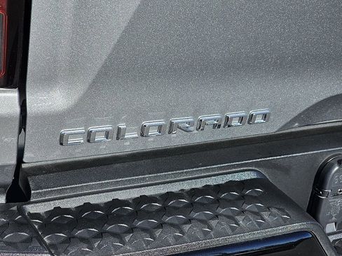 Used 2023 Chevrolet Colorado ZR2 w/ ZR2 Convenience Package III image 13