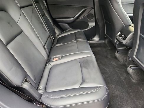 Used 2021 Tesla Model Y Long Range image 26