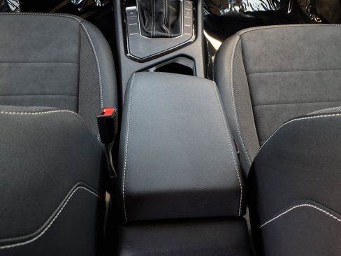 Certified 2023 Volkswagen Taos SE FWD image 24