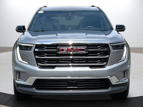 Used 2025 GMC Acadia Elevation w/ Elevation Premium Package FWD image 3