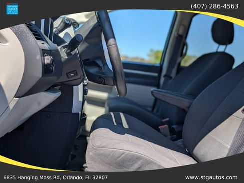 Used 2009 Dodge Grand Caravan SXT image 10