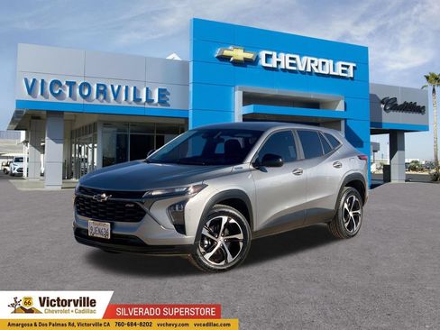 Used 2024 Chevrolet Trax RS FWD image 1