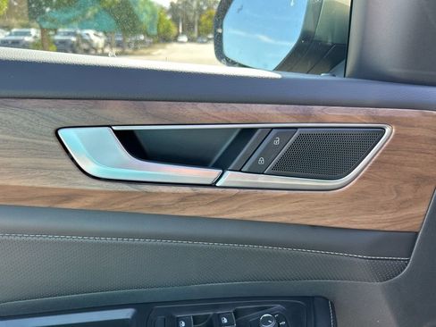 New 2026 Volkswagen Atlas SE image 18