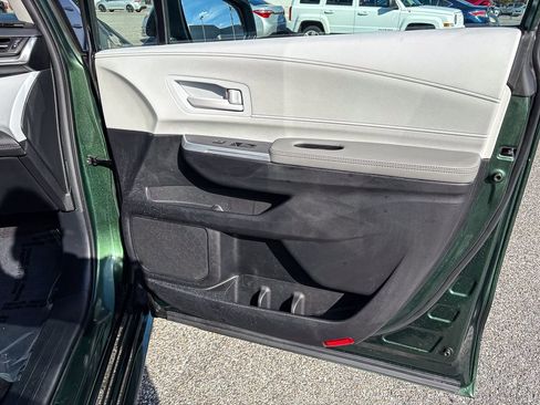 Certified 2025 Toyota Sienna LE image 41