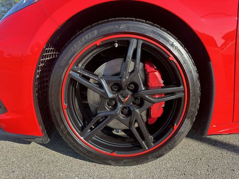 Used 2022 Chevrolet Corvette Stingray Premium Conv w/ Z51 Performance Package RWD image 9