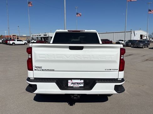 Used 2022 Chevrolet Silverado 1500 Custom image 4