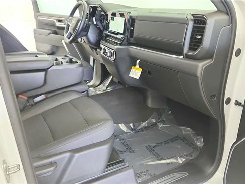 Used 2024 Chevrolet Silverado 1500 LT image 34