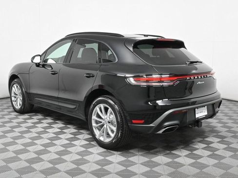 Certified 2025 Porsche Macan image 3