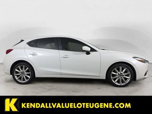 Used 2017 MAZDA MAZDA3 Touring FWD image 4