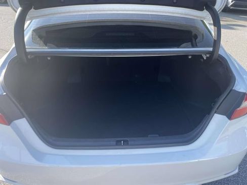 Used 2021 Toyota Camry SE FWD image 12