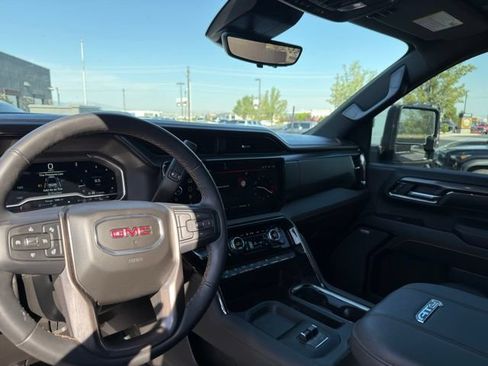 Used 2024 GMC Sierra 3500 AT4 w/ AT4 Premium Plus Package AWD/4WD image 8
