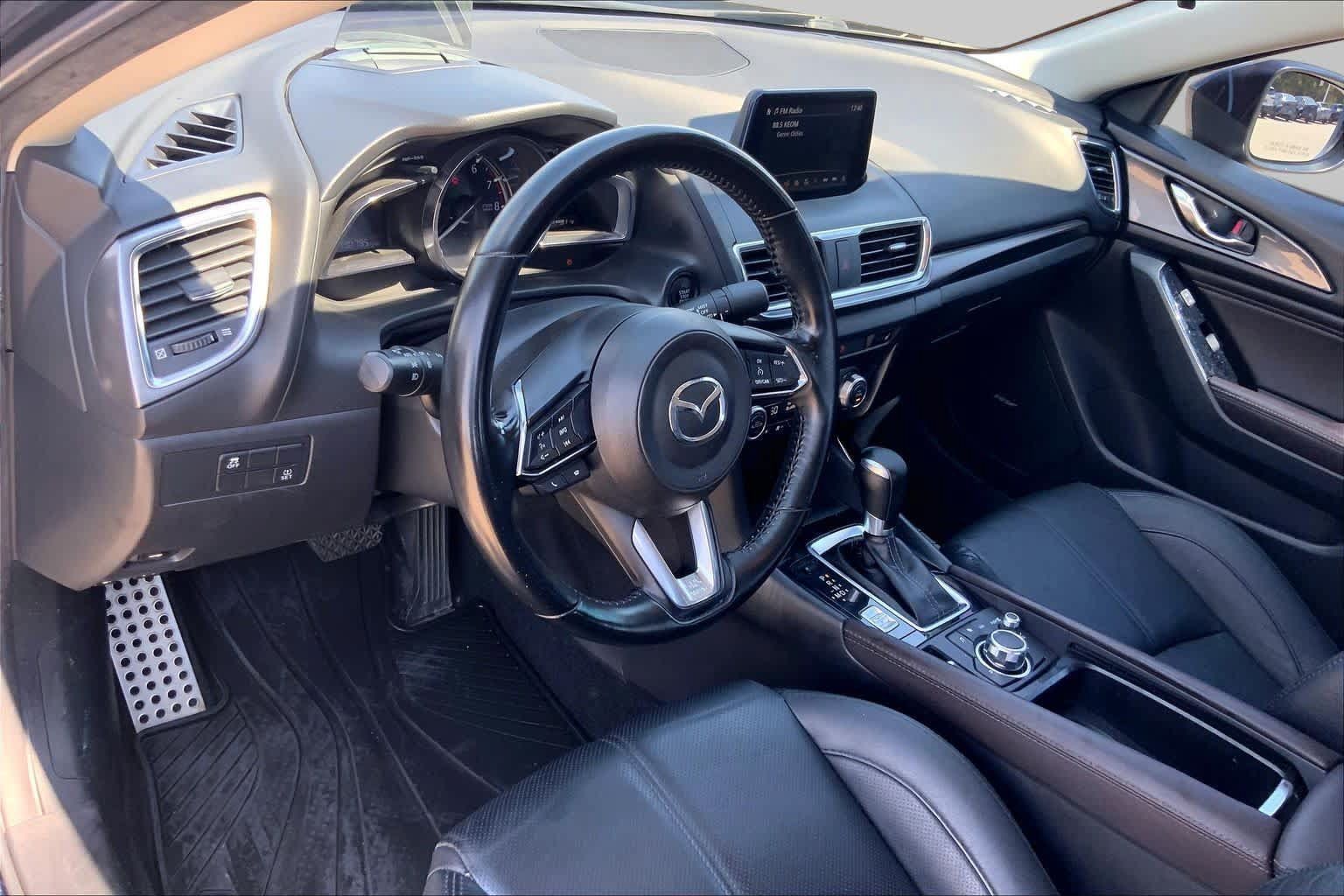 Used 2018 MAZDA MAZDA3 Grand Touring FWD image 16