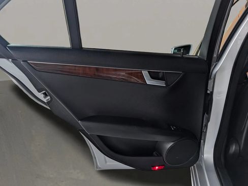 Used 2014 Mercedes-Benz C 250 Sedan image 18