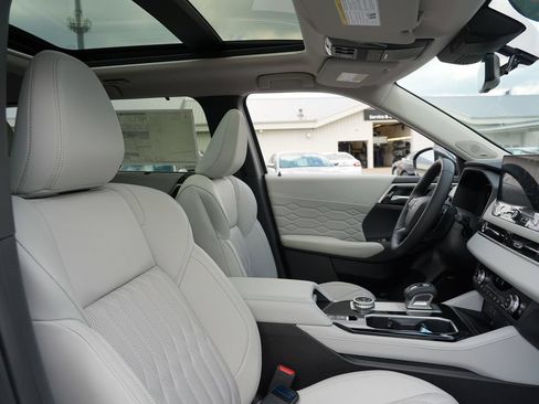 New 2026 Mitsubishi Outlander SEL AWD/4WD image 32