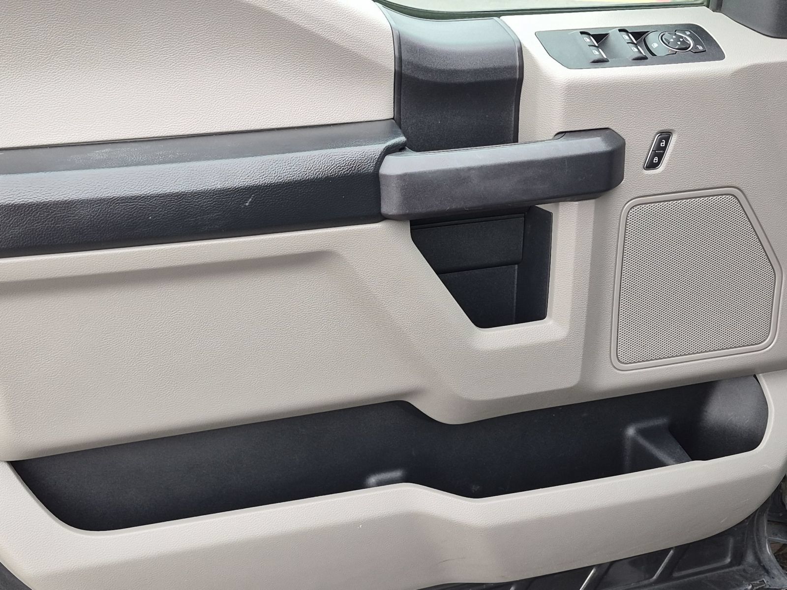 Used 2019 Ford F150 XL w/ Equipment Group 101A Mid AWD/4WD image 12