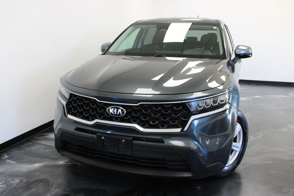 Used 2021 Kia Sorento LX AWD/4WD image 3