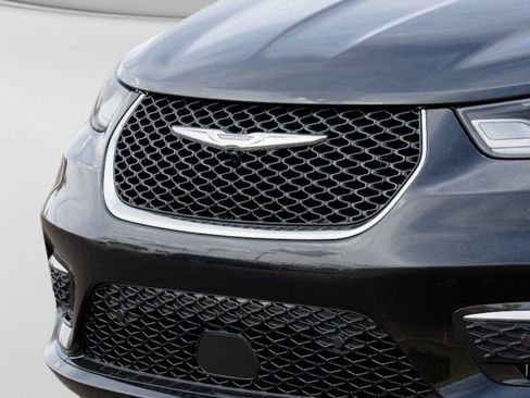 New 2026 Chrysler Pacifica Select image 11