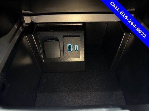 Used 2022 Ford Explorer XLT w/ Equipment Group 202A image 18