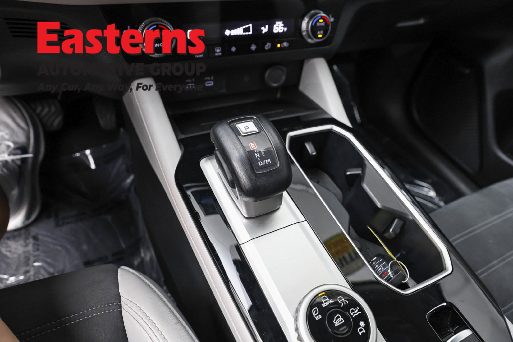 Used 2025 Mitsubishi Outlander SE FWD image 15