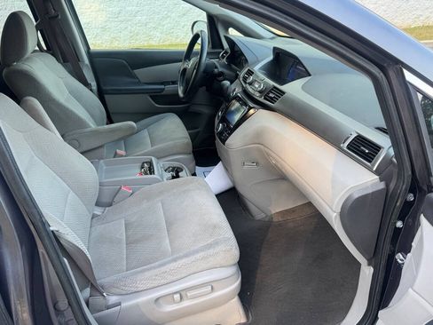 Used 2015 Honda Odyssey EX image 16