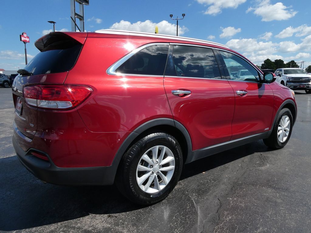 Used 2017 Kia Sorento AWD image 5