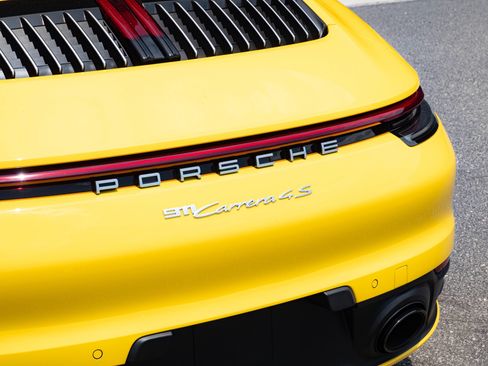 Certified 2023 Porsche 911 Carrera 4S AWD/4WD image 32