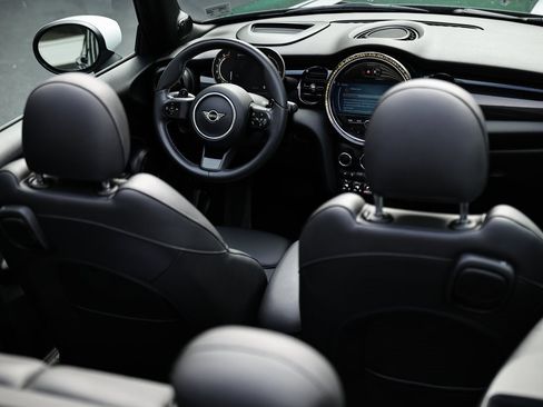 Used 2023 MINI Cooper S image 11