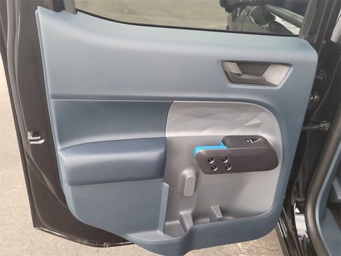 New 2025 Ford Maverick Lobo image 8