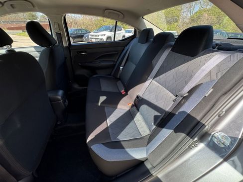 Used 2025 Nissan Versa SV image 33
