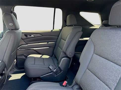 New 2026 Chevrolet Traverse LT w/ LPO, Floor Liner Package image 27